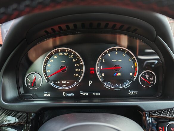 2017 BMW X5 M II (F85), чёрный, 5000000 рублей - вид 23