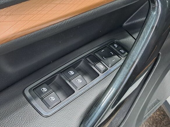 2023 Lada (ВАЗ) Vesta Cross I Рестайлинг (NG), белый - вид 18