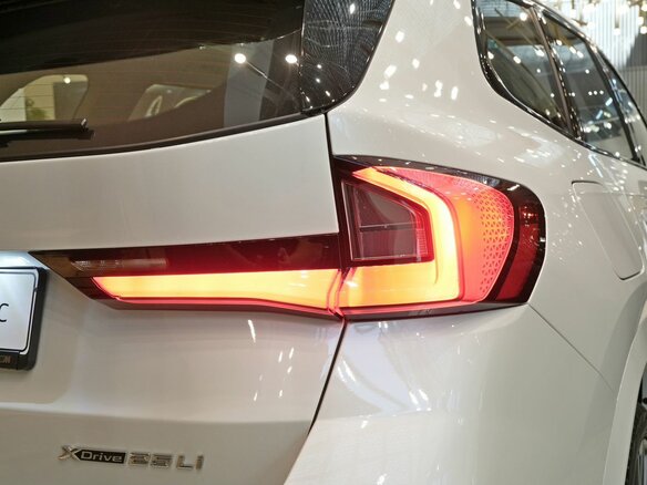 2026 BMW X1 Long 25Li xDrive III (U11/U12), белый, 5780000 рублей - вид 5