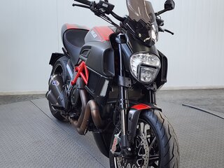 2015 Ducati Diavel Carbon, чёрный, 847000 рублей, вид 3