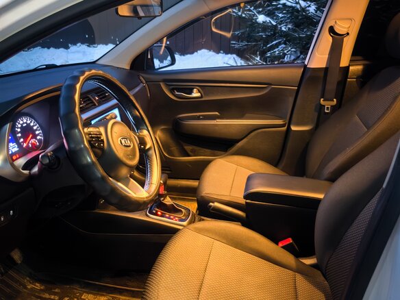 2021 Kia Rio X IV Рестайлинг, белый, 1900000 рублей - вид 7