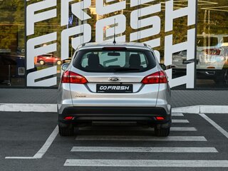 2016 Ford Focus III Рестайлинг, серебристый, 899000 рублей, вид 4