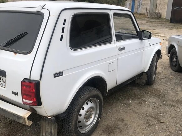 2004 Lada (ВАЗ) 2121 (4x4) I Рестайлинг, белый, 225000 рублей - вид 1