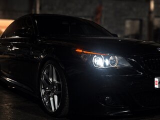 2005 BMW 5 серии 545i V (E60/E61), чёрный, 1350000 рублей, вид 2