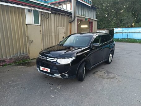 2014 Mitsubishi Outlander III, чёрный, 1310000 рублей, вид 4
