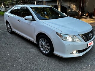 2013 Toyota Camry VII (XV50), белый, 1800000 рублей, вид 2