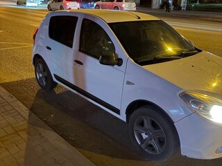 2012 Renault Sandero I, белый, 600000 рублей, вид 4