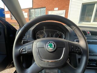 2011 Skoda Octavia DSG7 II (A5) Рестайлинг, чёрный, 800000 рублей, вид 5