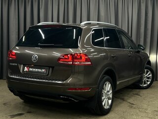 2012 Volkswagen Touareg II, коричневый, 1649900 рублей, вид 2