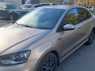 2016 Volkswagen Polo V Рестайлинг, бежевый, 1050000 рублей, вид 4