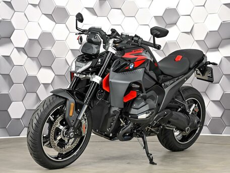 2025 BMW R 1300 R, чёрный, 2299000 рублей, вид 2