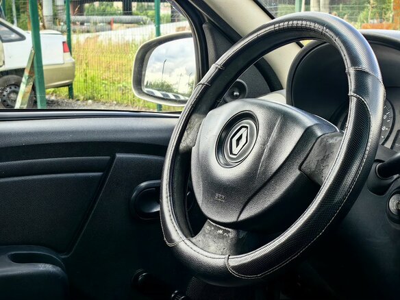 2012 Renault Logan I Рестайлинг, бежевый - вид 11