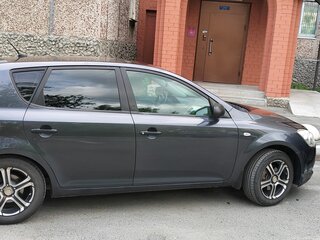 2010 Kia Ceed I Рестайлинг, серый, 550000 рублей, вид 4