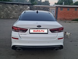 2020 Kia Optima IV Рестайлинг, белый, 1700000 рублей, вид 3