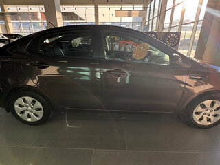 2016 Kia Rio III Рестайлинг, коричневый, 1190000 рублей, вид 4