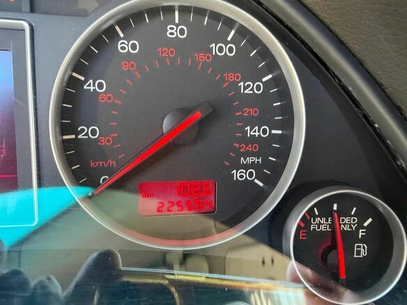 2002 Audi A4 II (B6), серый, 600000 рублей - вид 9