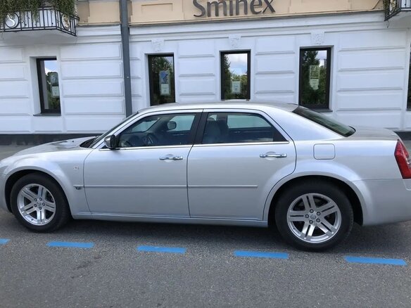 2006 Chrysler 300C I, серый - вид 3