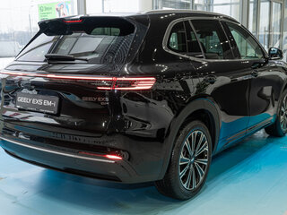 2026 Geely EX5 Гибрид EM-R, чёрный, 3829990 рублей, вид 4