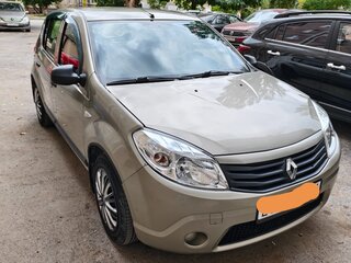 2011 Renault Sandero I, бежевый, 640000 рублей, вид 4