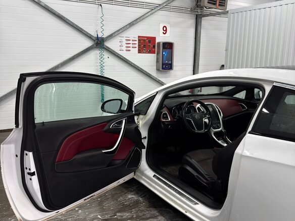 2013 Opel Astra GTC J Рестайлинг, белый, 800000 рублей - вид 10
