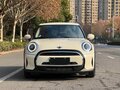 2023 Mini Hatch One III (F55/F56) Рестайлинг 2, бежевый, 2170700 рублей - вид 1