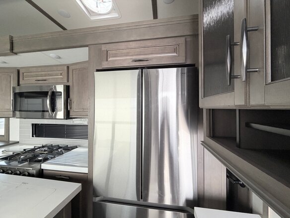 2023 Grand Design RV Solitude, белый, 9965000 рублей - вид 9