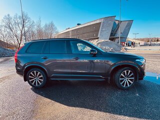 2022 Volvo XC90 B5 II Рестайлинг 1, коричневый, 8550000 рублей, вид 4