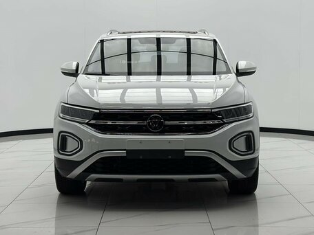 2023 Volkswagen T-Roc I Рестайлинг, белый, 1920000 рублей, вид 2