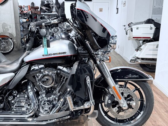 2015 Harley-Davidson Electra Glide, серебристый, 1399000 рублей - вид 12