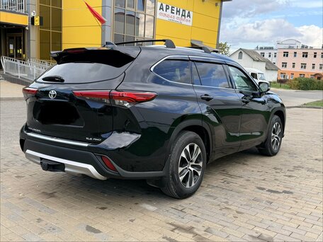 2020 Toyota Highlander IV (XU70), чёрный, 3380000 рублей, вид 3
