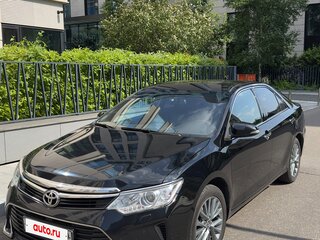 2016 Toyota Camry VII (XV50) Рестайлинг, чёрный, 2100000 рублей, вид 1