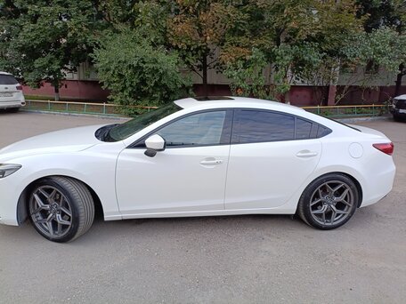 2017 Mazda 6 III (GJ) Рестайлинг, белый, 1690000 рублей, вид 2