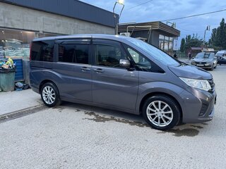 2017 Honda Stepwgn V, серый, 1600000 рублей, вид 3