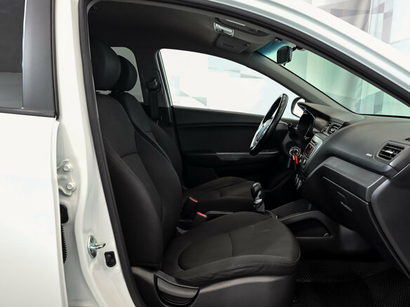 2016 Kia Rio III Рестайлинг, белый, 1000000 рублей - вид 10