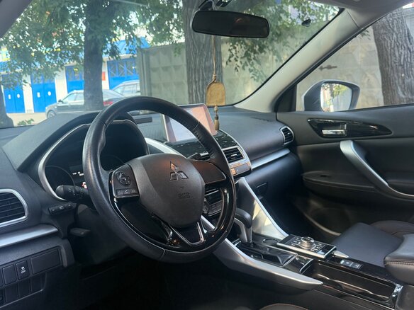 2022 Mitsubishi Eclipse Cross I, белый - вид 4