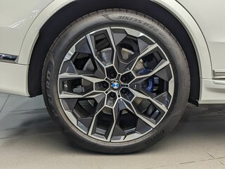 2025 BMW X7 40i I (G07) Рестайлинг, белый, 17500000 рублей, вид 5