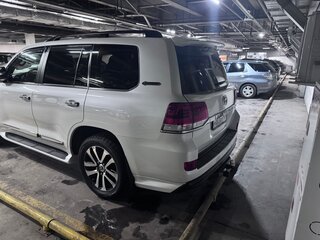 2018 Toyota Land Cruiser 200 Series Рестайлинг 2, белый, 6200000 рублей, вид 4
