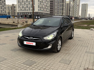 2013 Hyundai Solaris I, чёрный, 890000 рублей, вид 2