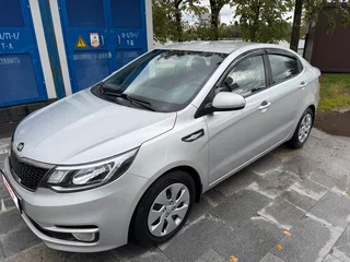 2015 Kia Rio 6-speed III, серый, 1020000 рублей, вид 3