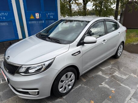 2015 Kia Rio 6-speed III, серый, 1020000 рублей, вид 3