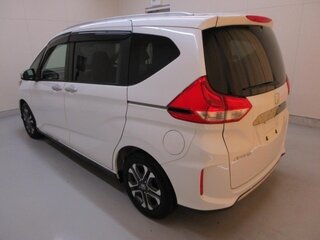 2023 Honda Freed II Рестайлинг, белый, 1456000 рублей, вид 4