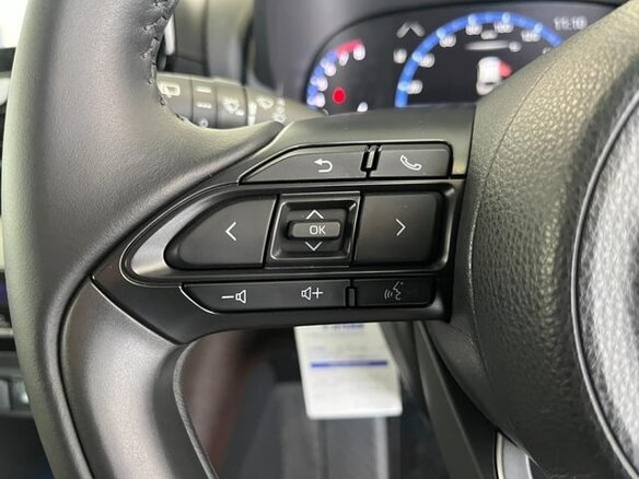 2022 Toyota Yaris Cross I, белый - вид 10