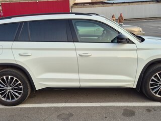 2021 Skoda Kodiaq I Рестайлинг, белый, 3350000 рублей, вид 4