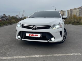 2016 Toyota Camry VII (XV50) Рестайлинг, белый, 1950000 рублей, вид 2
