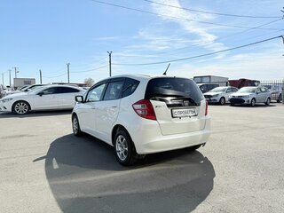 2010 Honda Fit II, белый, 839000 рублей, вид 4