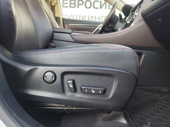 2019 Lexus RX 300 IV, белый, 3975000 рублей - вид 16