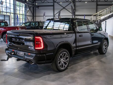 2026 Ram 1500 Crew Cab V Рестайлинг, чёрный, 9950000 рублей, вид 5