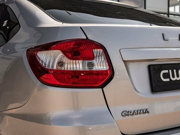 2026 Lada (ВАЗ) Granta I Рестайлинг, серебристый - вид 14