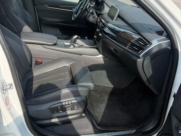 2017 BMW X6 35i II (F16), белый, 3800000 рублей - вид 16
