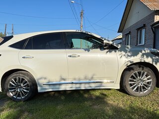 2019 Toyota Harrier III (XU60) Рестайлинг, белый, 3050000 рублей, вид 4